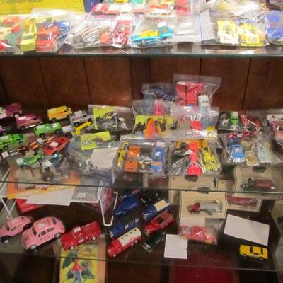 VINTAGE - Matchbox, Hotwheels, Dinky, Tootsie, Auburn, Days Gone By. The oldest dating from the 1960s-1970s   Don't miss this...