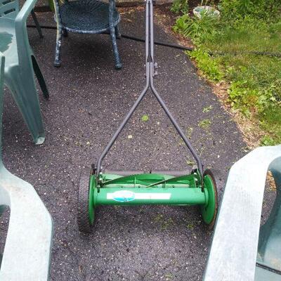 Scott's manual push lawnmower