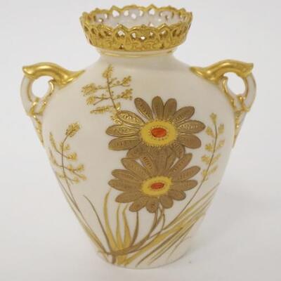 1123	ROYAL WORCESTER HAND PAINTED VASE RETICULATED RIM & GOLD TRIM. 4 7/8 IN H 

