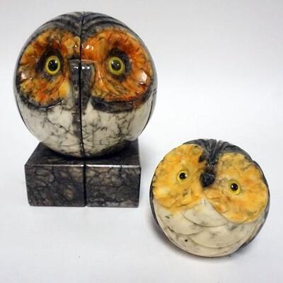1047	2 TONE OWL MARBLE BOOKENDS AND PAPERWEIGHT WITH GLASS EYES, BOOKENDS 7 IN HIGH
