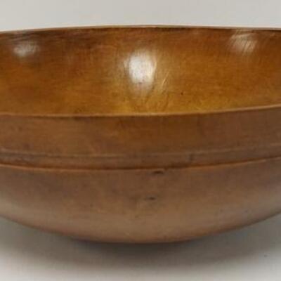 1141	LARGE ANTIQUE PRIMITIVE WOOD BOWL, 21 1/2 IN X 7 IN HIGH
