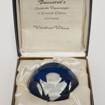 1232	BACCARAT WOODROW WILSON SULPHIDE PAPERWEIGHT ON A BLUE GROUND. W/ ORIGINAL BOX & PAPER WORK 
