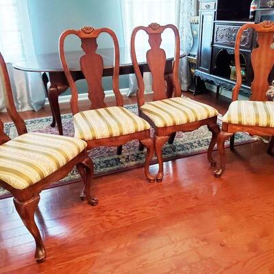 Set of 4 dining room chairs $400
