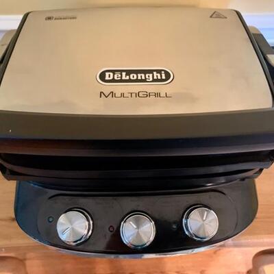 Really great grill. This grill was used only a few times. Excellent condition. Huge bargain!