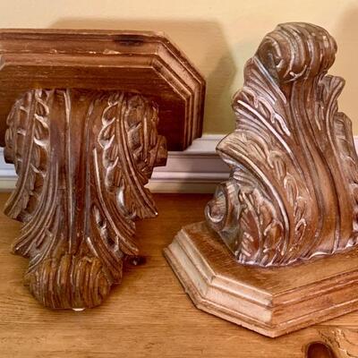 Great corbels for putting up a shelf.