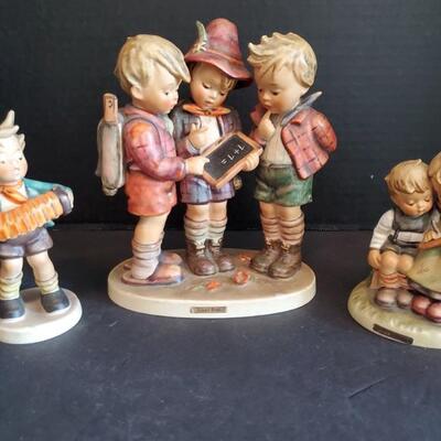 Set of 3 Hummel figures includes
School Boys 7