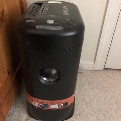 A black royal paper shredder in great condition. Dimensions: 11.5â€x15â€x22.5â€ https://ctbids.com/#!/description/share/947249