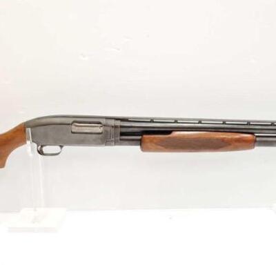 #710 â€¢ Winchester 12 12 GA Pump Action Shotgun SERIAL NO. 1481371 BARREL LENGTH 26