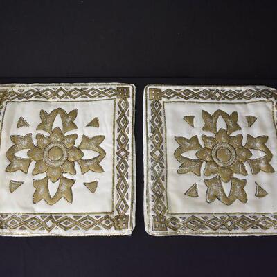 2 Pillow Covers / Shams