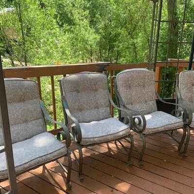 Outdoor seating. 5 chairs $20 each