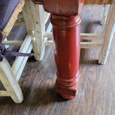 Barn table leg detail