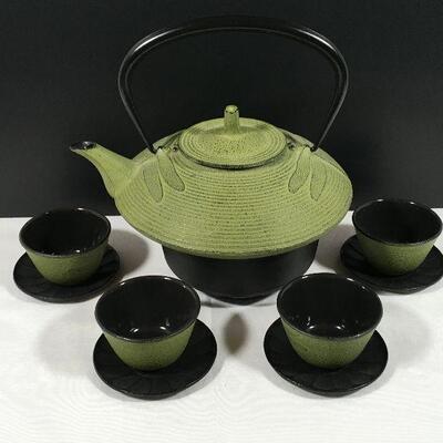 Cast Iron Tea Pot with Cups