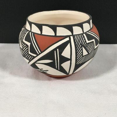 Signed Acoma Pottery - Pauline Abeita
