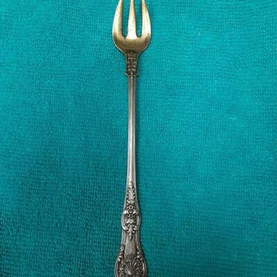 https://www.ebay.com/itm/114855491372	ME3073 USED TIFFANY & CO. STERLING SILVER OYSTER FORK KING PATTERN		Auction
