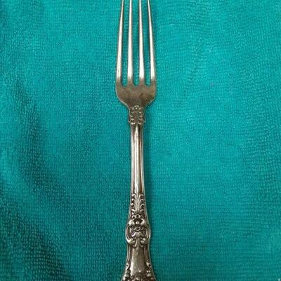 https://www.ebay.com/itm/124776574986	ME3057 USED TIFFANY & CO. 6 3/4 INCH STERLING SILVER FORK KING PATTERN		Auction
