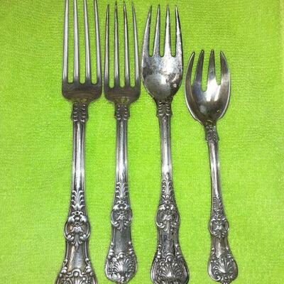 https://www.ebay.com/itm/124776555913	ME3082 USED TIFFANY & CO. LOT OF FOUR STERLING SILVER FORKS KING PATTERN		Auction
