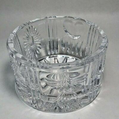 https://www.ebay.com/itm/114855401802	EL1005 WATERFORD CRYSTAL CYLINDRICAL BOWL 5.25 IN DIAMETER		Buy-It-Now	 $49.99 
