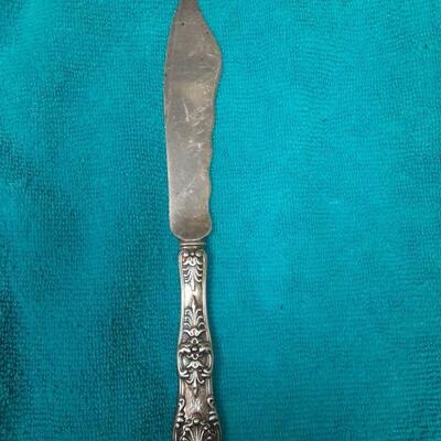 https://www.ebay.com/itm/114855437576	ME3005 USED TIFFANY & CO. STERLING SILVER FISH KNIFE ENGLISH KING PATTERN		Buy-It-Now	 $99.99 
