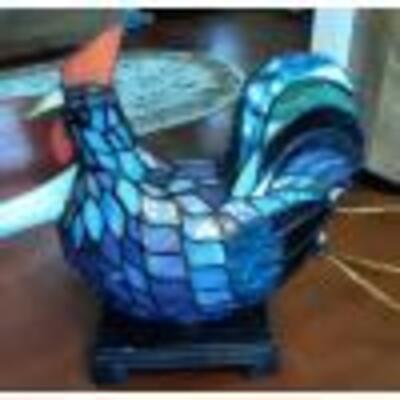 Blue glass tiffany style lamp, shaped like a rooster