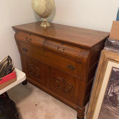 Beautiful antique oak dresser