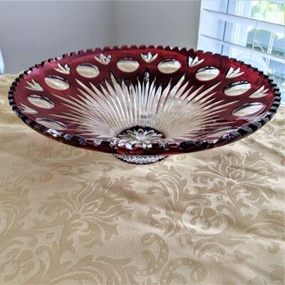 Crystal red to clear bowl