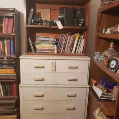 1328	

Dresser And Small Book Case
Dresser Measures Approx: 38