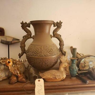 1036	

Vases And Animal Figurines
Vases And Animal Figurines