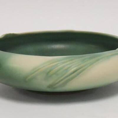 1051	ROSEVILLE GREEN PINECONE LOW BOWL, 9 IN ACROSS THE HANDLES
