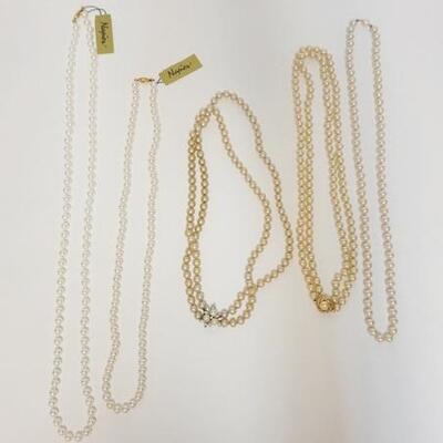 1334	LOT OF FAUX PEARL NECKLACES, 5 PIECES
