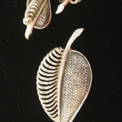 1344	MARBOUX LEAF PIN & EARRINGS, MARKED 378
