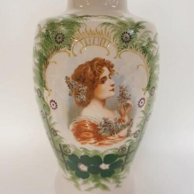 1133	LARGE BRISTOL VASE W/ HAND PAINTED ACCENTS 13 IN H
