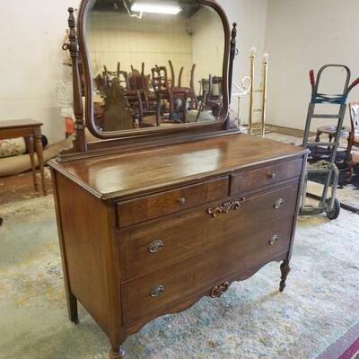 1318	4 DRAWER WALNUT CHEST W/MIRROR, HAS 4 DRAWERS & CARVED TRIM, 48 IN WIDE
