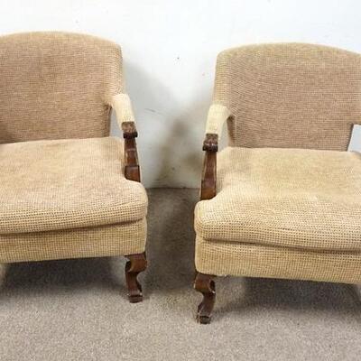 1071	PAIR OF UPHOLSTERED ARMCHAIRS 26 IN W, 29 IN H 
