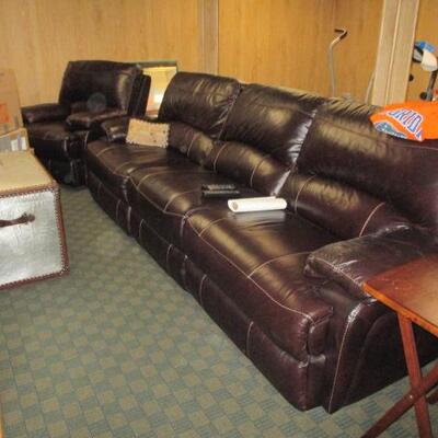 Comfortable Leather Sectional Recliner 
