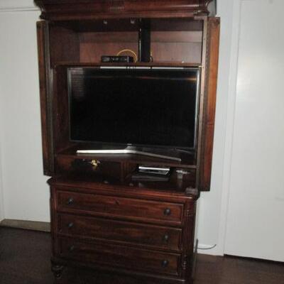 TV Cabinet with Drawers 