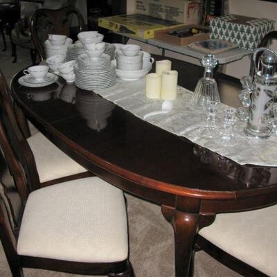 THOMASVILLE DINING ROOM TABLE AND 6 CHAIRS             
             BUY IT NOW $ 425.00