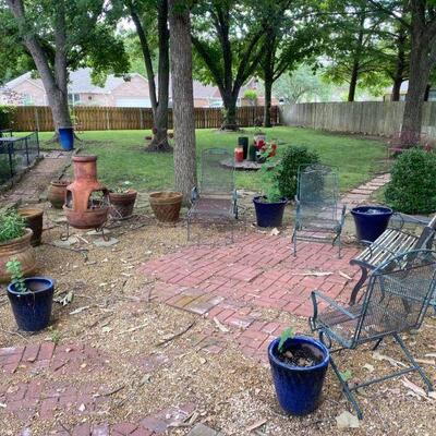 Some of the blue pots in the photos are to stay with the home, not all of them, but some of them. 