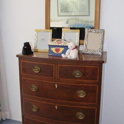 Antique chest of drawers