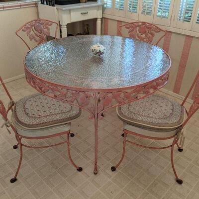 Brown Jordan "Pomegranate" painted iron dining set