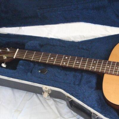 Martin D-1 acoustic guitar, made in USA 1995
