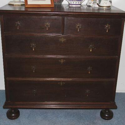 Antique American chest of drawers