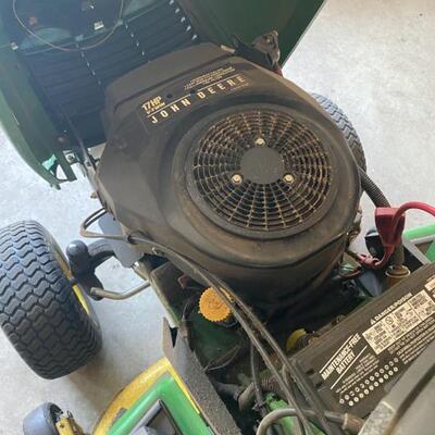 John Deere LX277 17HP 42" Cut 983 Hrs Lawn Tractor - $850