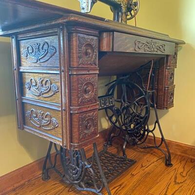 Antique Singer Sewing Machine & Cabinet - 31"H x 37"W x 17.5"D - $280