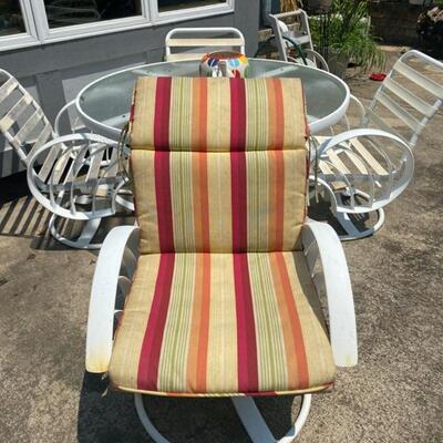 5PC Outdoor Patio Set (cushions included) - $160