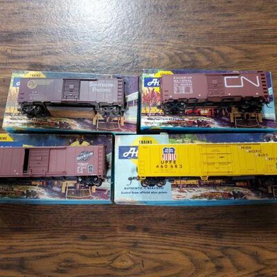 #1026 • 4 Athern Rail Car/Caboose/Reefer Kits, Assembled and Painted