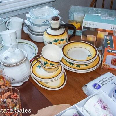 Tables of VINTAGE Ceramics and Glassware