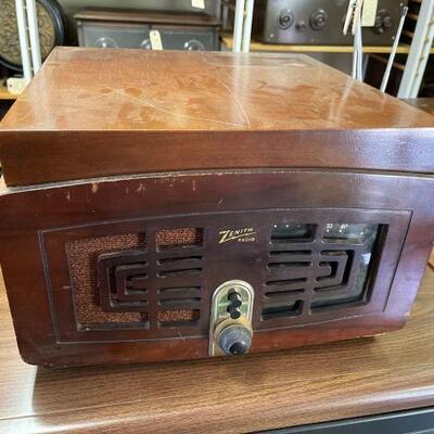 #1132 â€¢ Zenith Radio/Record Player
 measures approx 17x16x11 inches. 