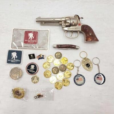 #605 â€¢ Handgun Replica, Wounded Warrior Patches, Veteran Keychains, And More!