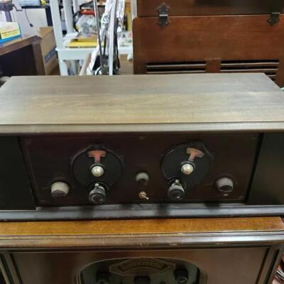 #1018 â€¢ Vintage Radio