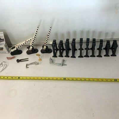 OR8042 VINTAGE TRAIN PARTS 20 PIECES	https://www.ebay.com/itm/114895361680
